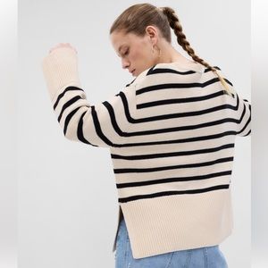 S Gap 24/7 Split-Hem Crewneck Sweater black and white stripe